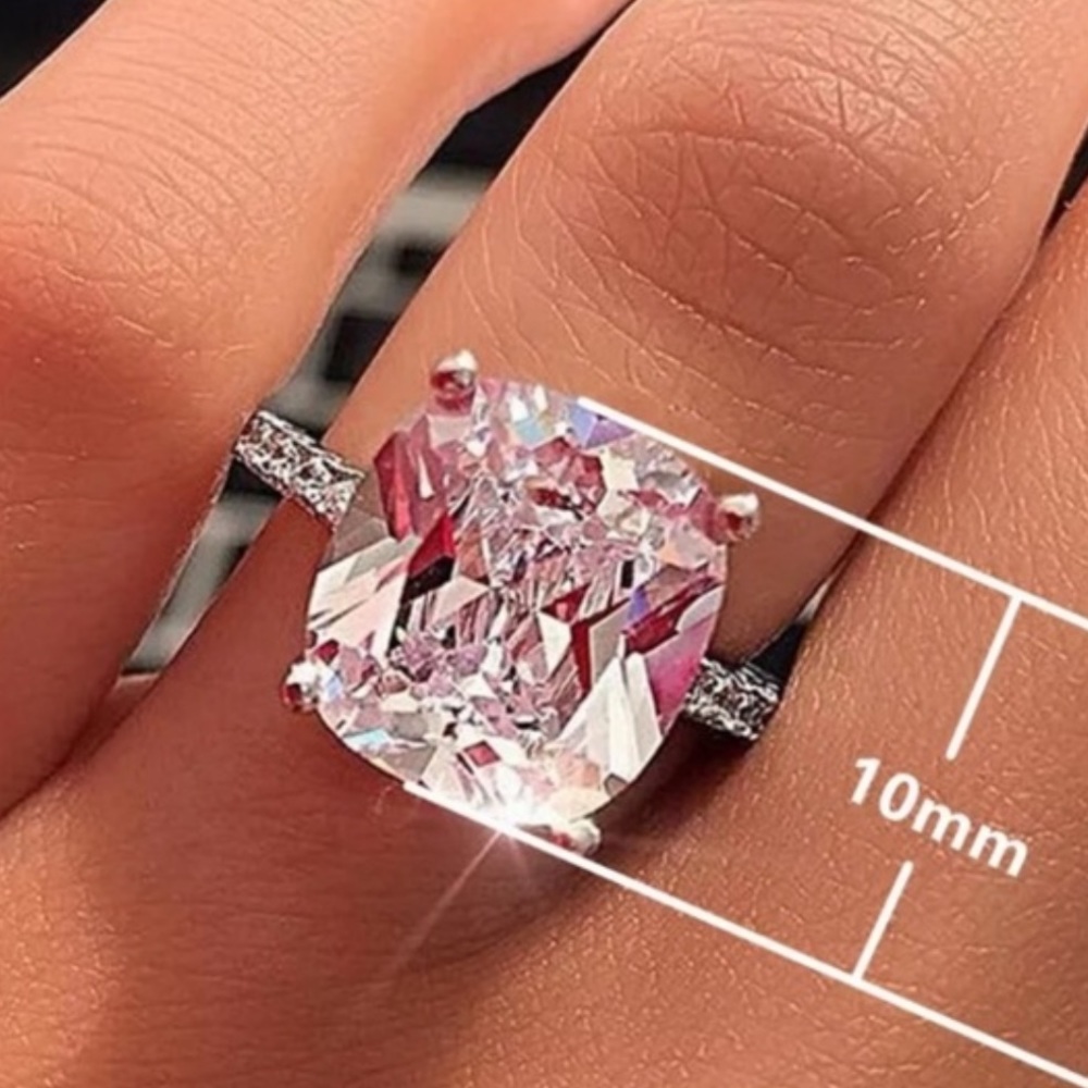 **18K White Gold 8 Carat Solitaire Engagement Ring - Picture 3 of 5